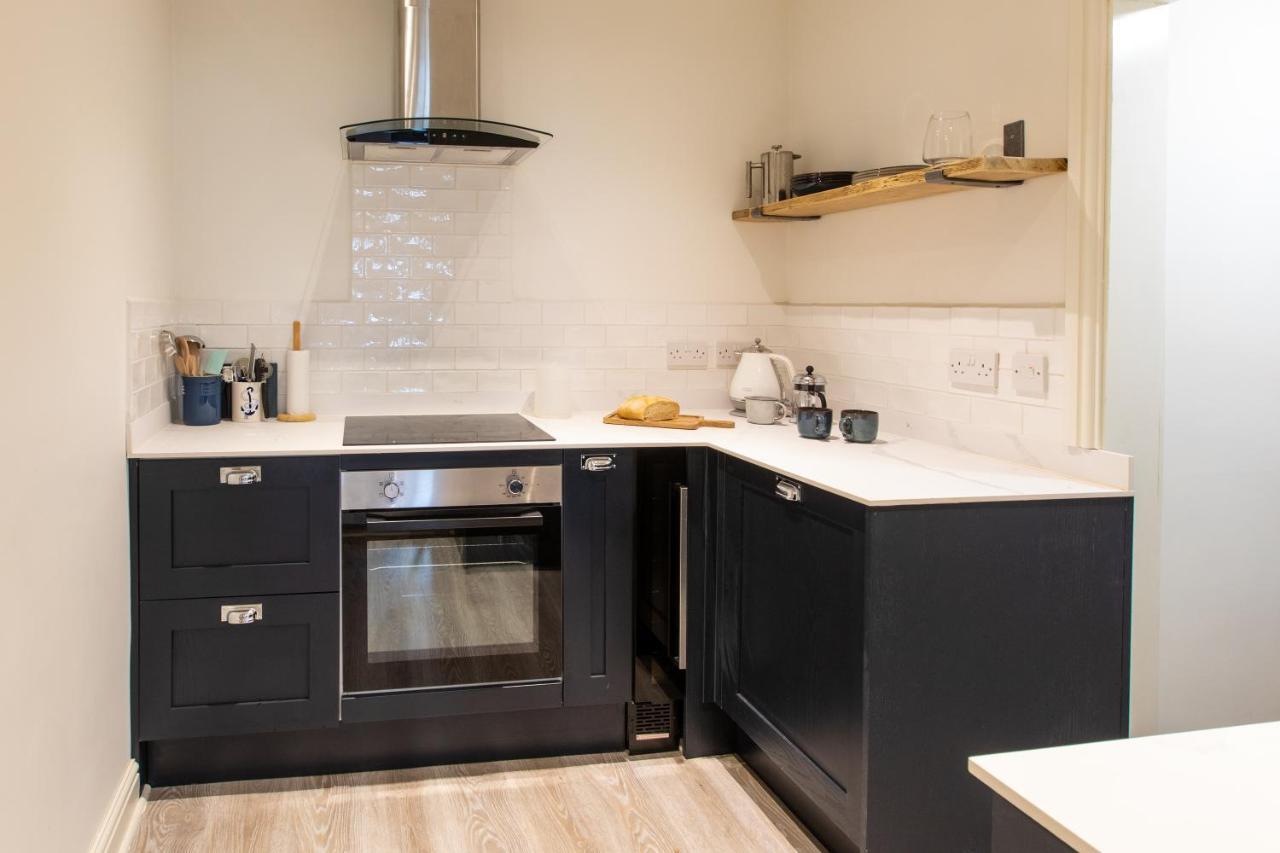 Herring Girl House - Harbourside Property, Sleeps 8 Scarborough Exteriör bild