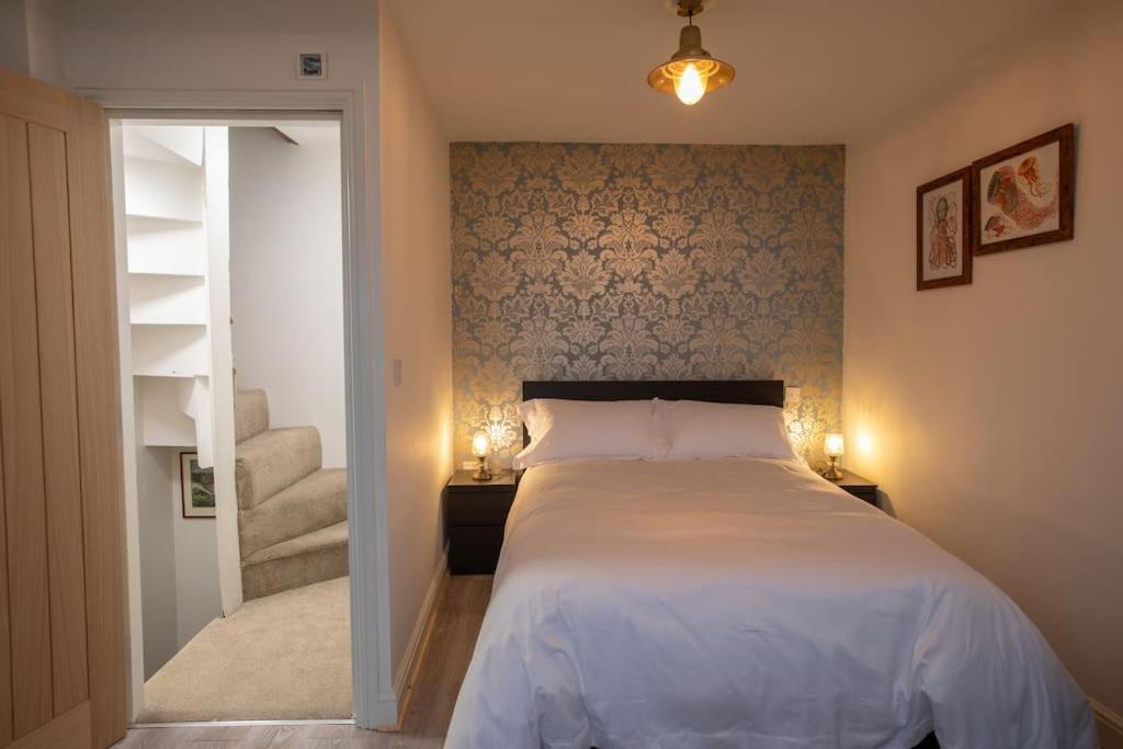 Herring Girl House - Harbourside Property, Sleeps 8 Scarborough Exteriör bild